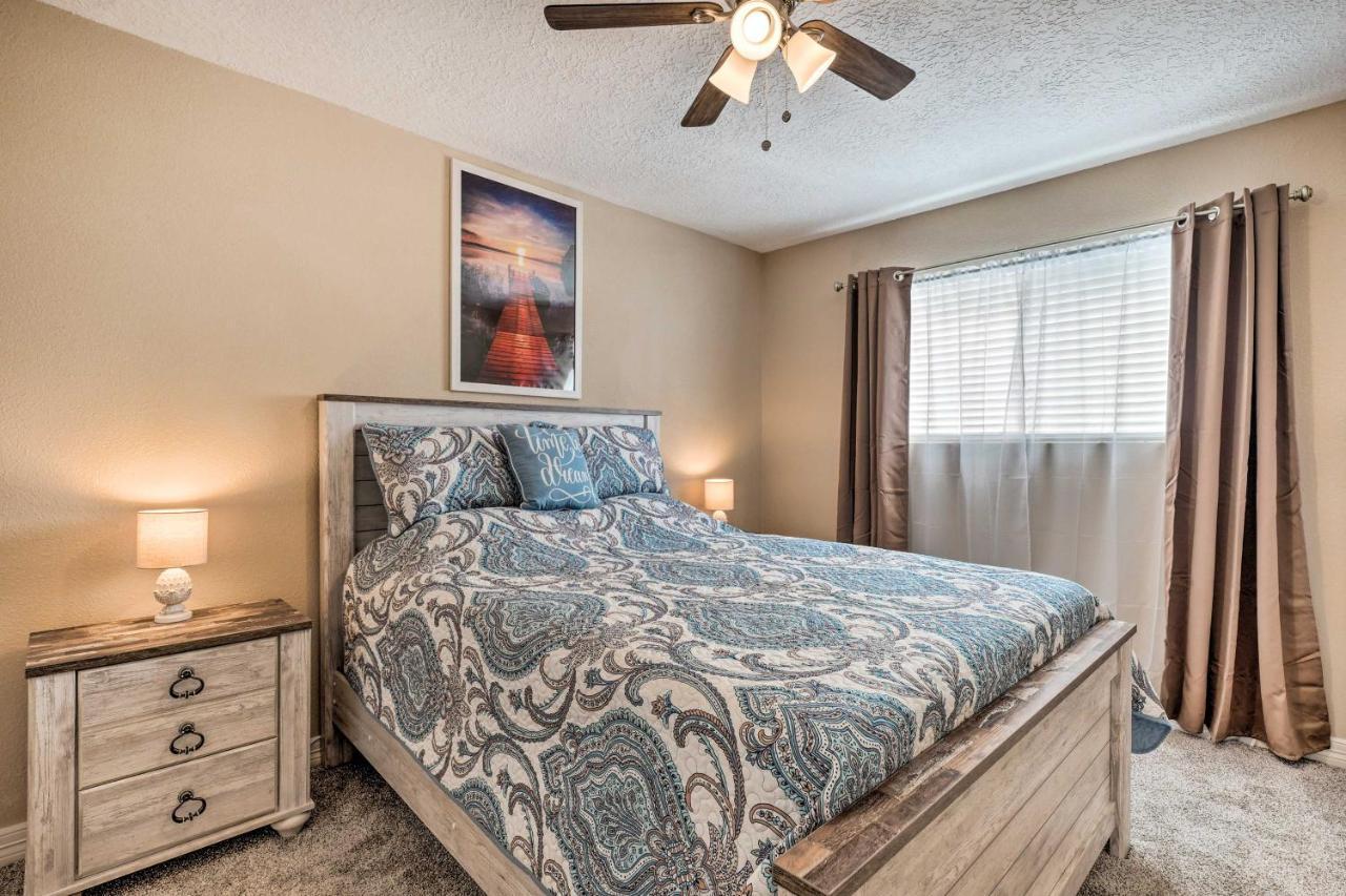 Idyllic Montgomery Condo With Pool And Lake View! Kültér fotó