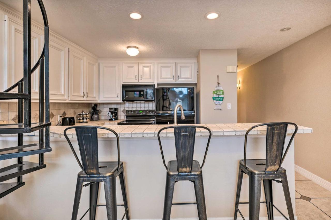 Idyllic Montgomery Condo With Pool And Lake View! Kültér fotó